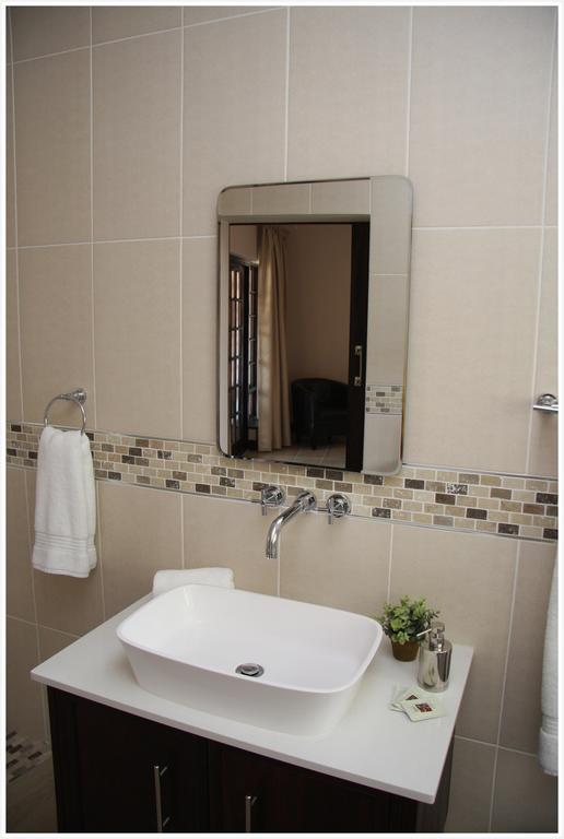 Be At Home Guesthouse Klerksdorp Δωμάτιο φωτογραφία